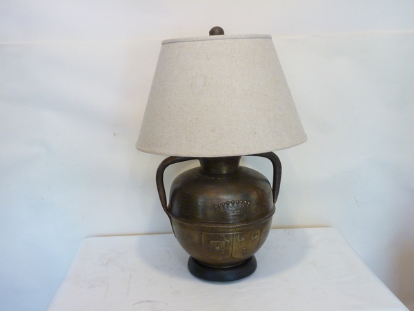 Metal Urn Lamp