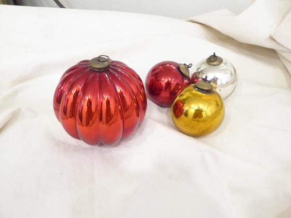 Collection of 3 Victorian Christmas Ornaments
