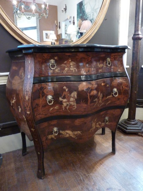Inlay Bombe Commode