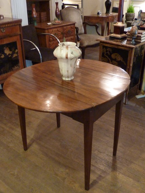Pembroke Table
