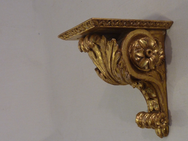 Carved Giltwood Bracket