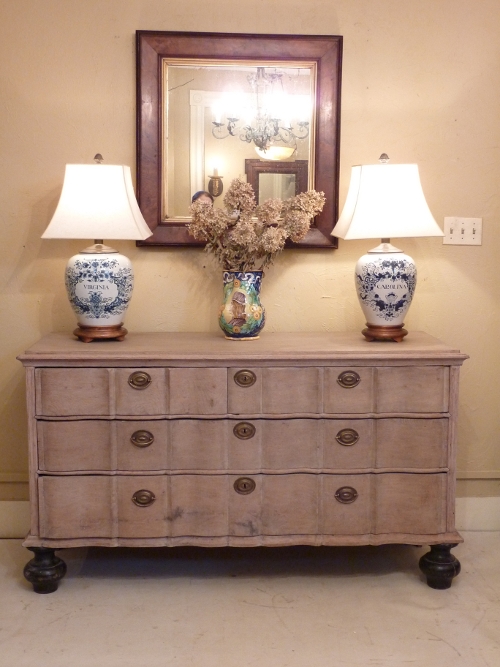 Dutch Serpentine Chest of Drawers