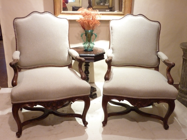  Pair Louis XV Fauteuils a la Reine