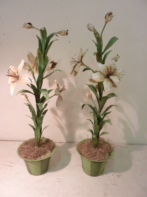 Pair Toleware Lillies