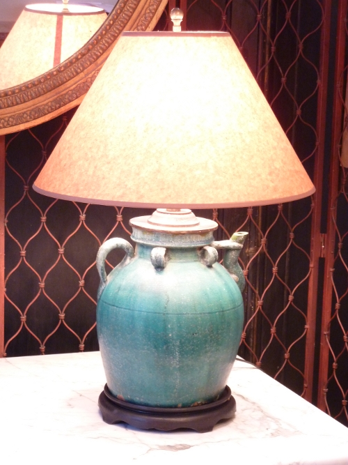 Chinese Wine Vessel Lamp