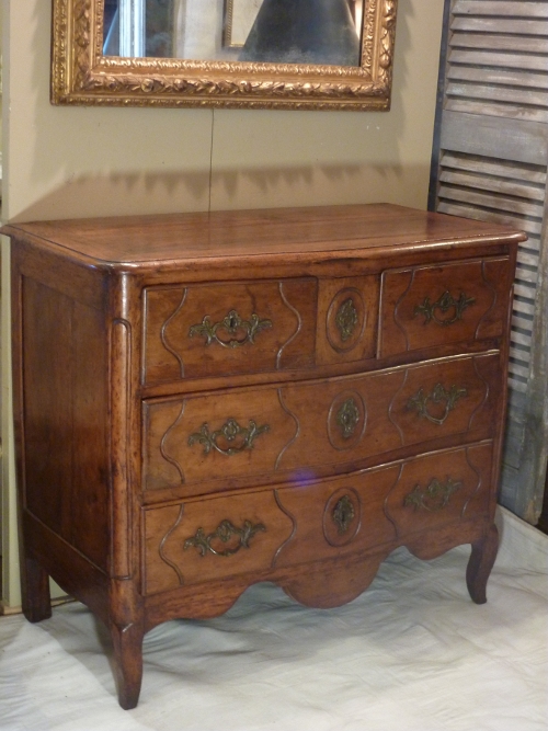 Regence Commode