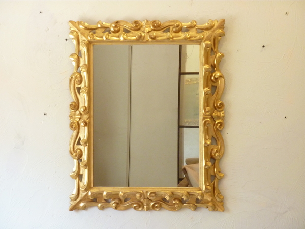 Italian Carved Giltwood Mirror