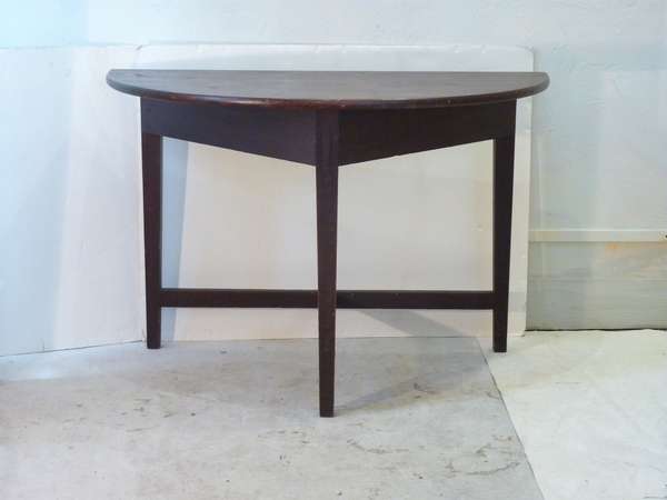 American Grain Painted Demi lune
