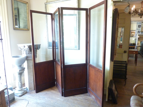 Oscar De La Renta Mahogany and Glass Screen