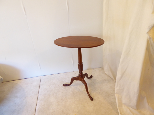 18th Century American Mahogany Candlestand