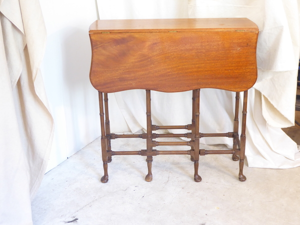 Spider Gate Leg Table
