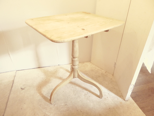 Scandinavian Pine Candlestand