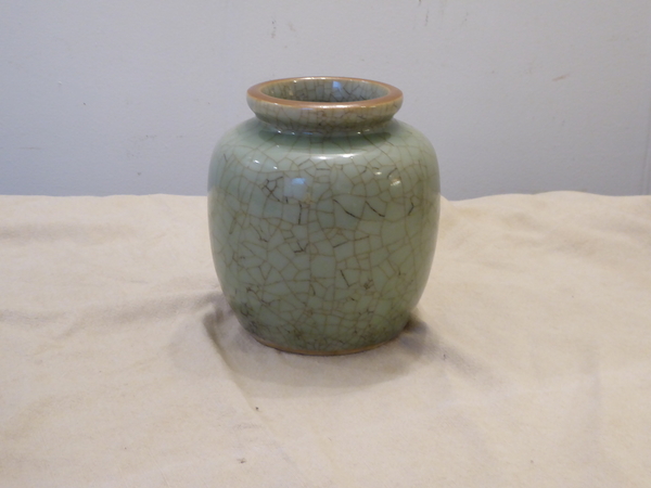 Chinese Celadon Crackle Glaze Vase