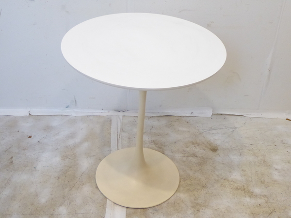 Modern Eero Saarinen Style Drink Table