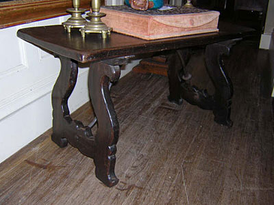 20th century Spanish chestnut table