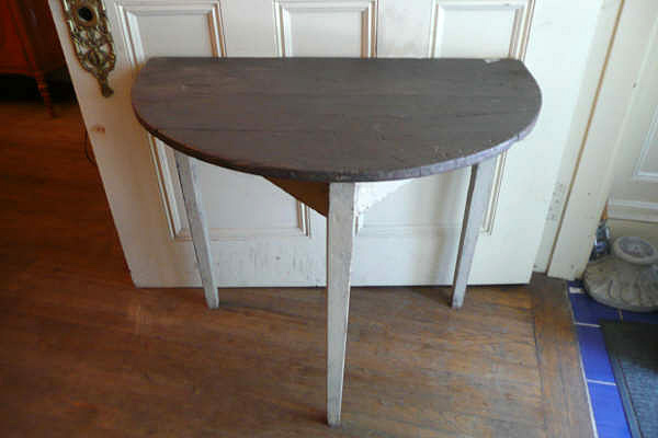 Rustic Demi lune